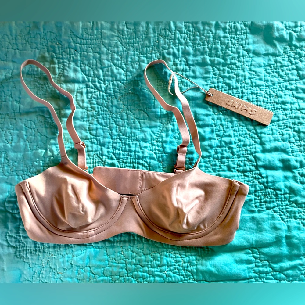 SKIMS NWOT Fits Everybody Unlined Demi Bra size 32 A